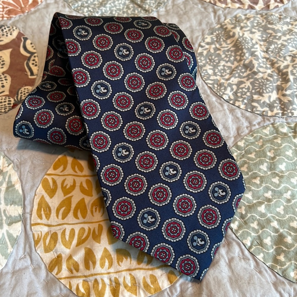 Disney tie💖